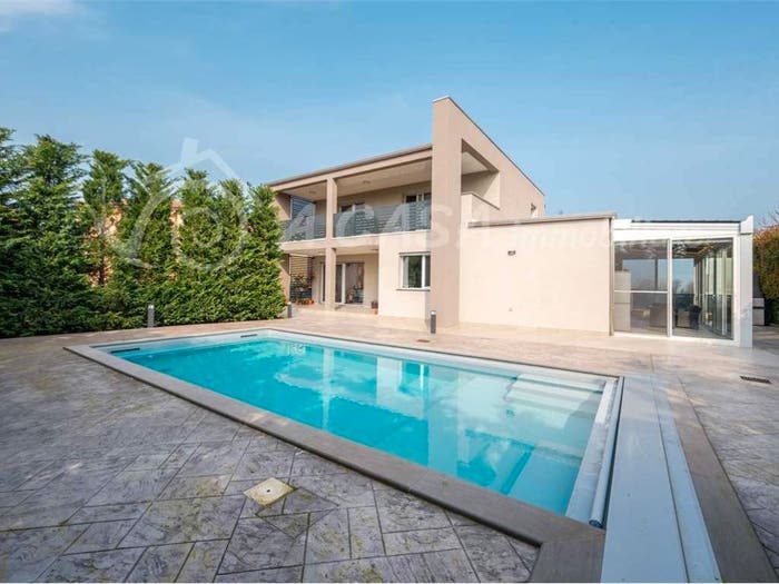 Casa con 6 locali in vendita in Via Centurio Gabbi, Noceto