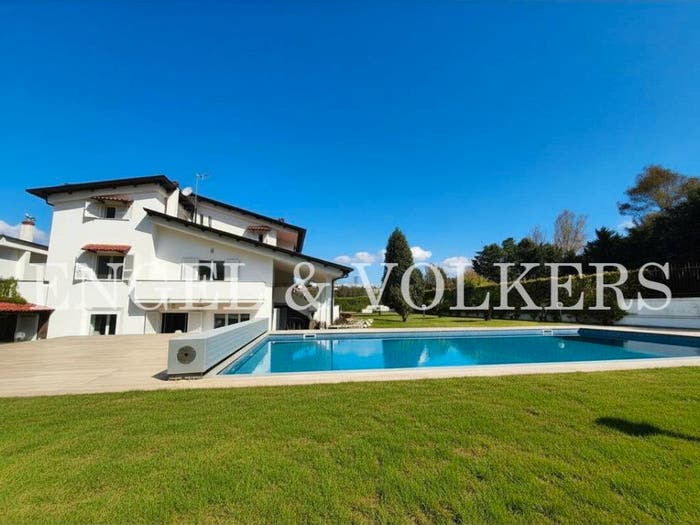 Casa con 6 locali in vendita in Via Madonna del Pantano, Licola Paese, Giugliano in Campania