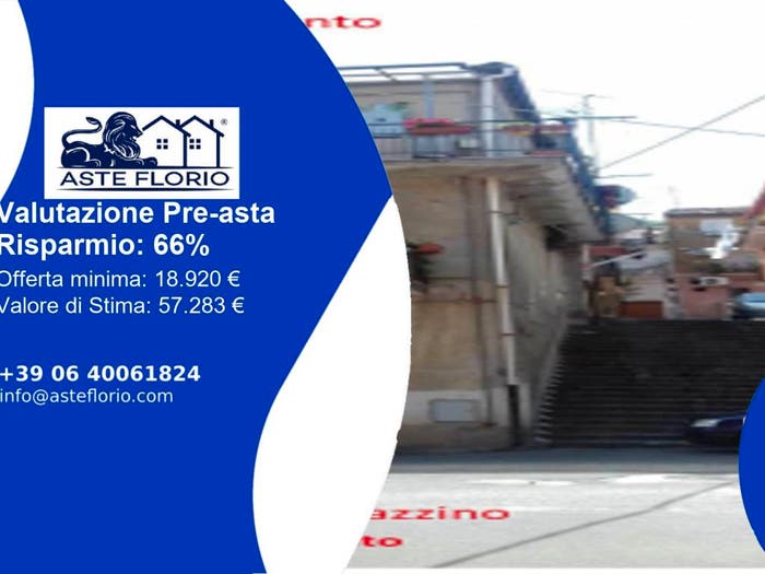 Appartamento trilocale in vendita in Via Pietrantonio Sgrò, Centro, San Pietro a Maida