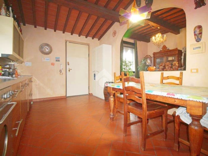 Appartamento quadrilocale in vendita in Via delle badie, Cafaggio Grignano, Prato