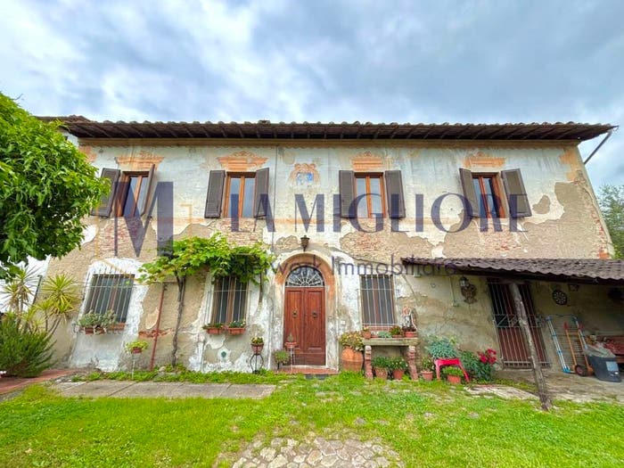 Appartamento con 6 locali in vendita in Via Risorgimento, Montale