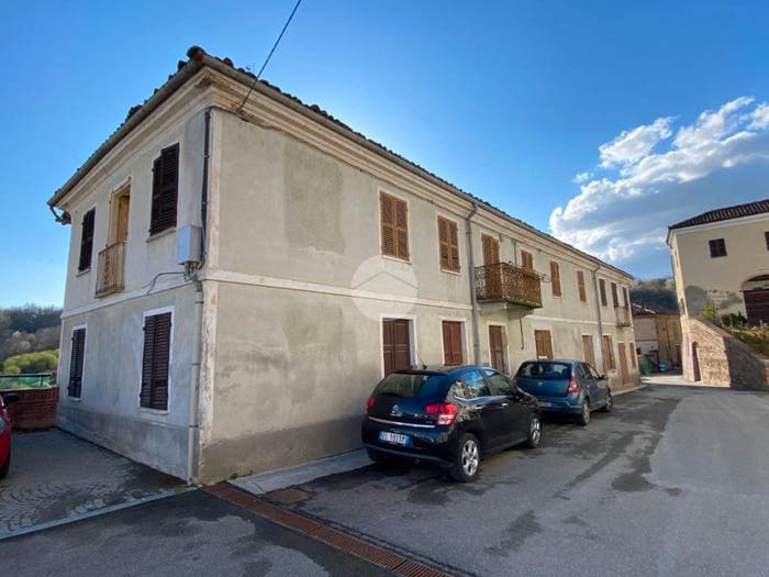 Casa con 6 locali in vendita in Cascina indipendente Via al Castello, Centro, Frinco