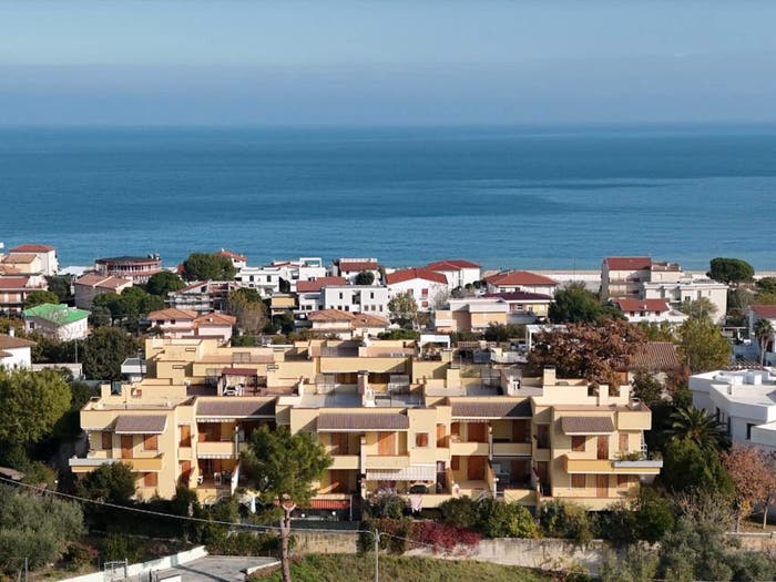 Appartamento trilocale in vendita in Via Ischia, Marcelli, Numana