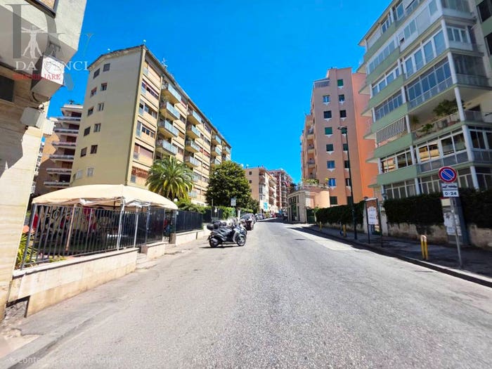 Appartamento con 6 locali in vendita in Via Belvedere, Vomero, Napoli