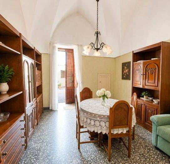 Appartamento con 6 locali in vendita in Via Catumerea, Martano