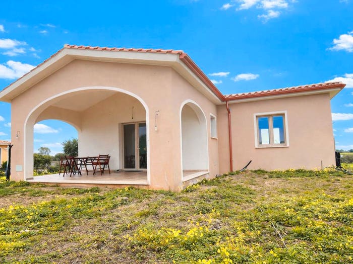 Casa con 6 locali in vendita in Pula