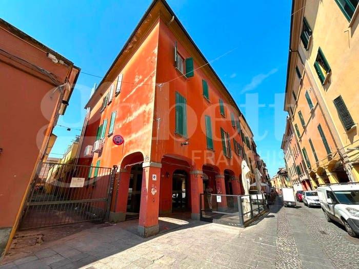 Appartamento con 5 locali in vendita in Via del Pratello, San Felice, Bologna