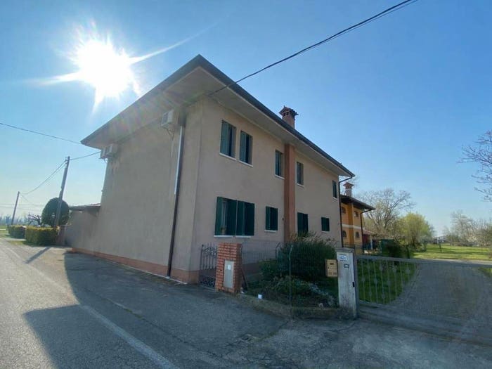 Appartamento con 6 locali in vendita in Via Risorgimento, Fiume Veneto