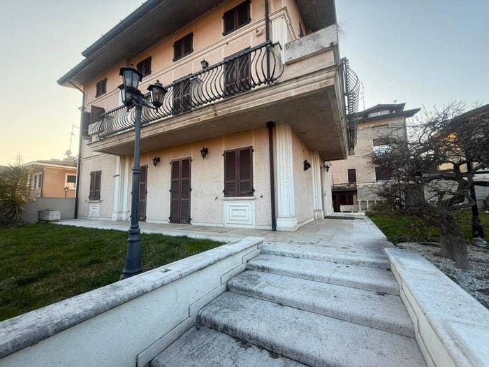 Appartamento trilocale in vendita in Via Marchiani, Monterotondo, Passirano