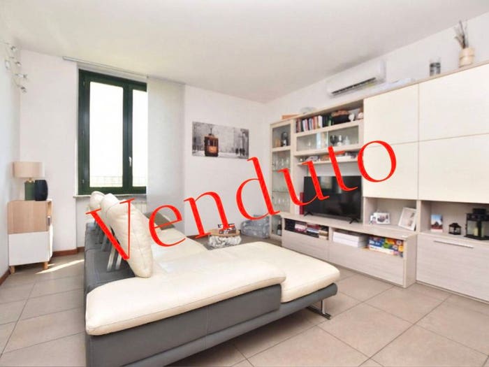 Appartamento trilocale in vendita in Via Giovanni Falcone, Centro, Rosate