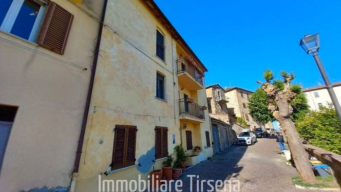Appartamento trilocale in vendita in Centro, Allerona