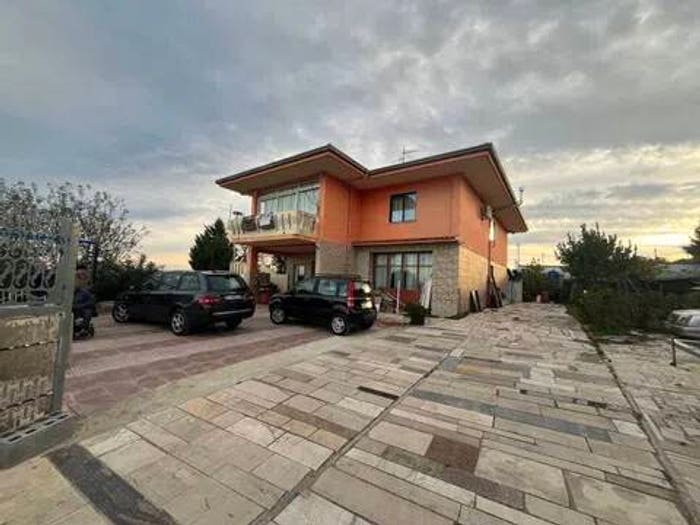 Casa con 6 locali in vendita in Sp, Cupello