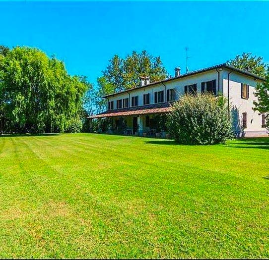 Casa con 6 locali in vendita in Luzzena, Cesena