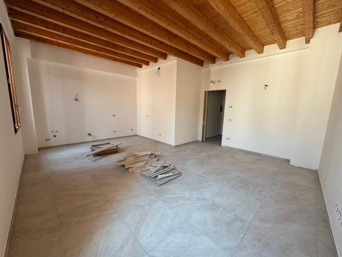 Appartamento trilocale in vendita in Piazza della Repubblica, Centro, Concordia sulla Secchia