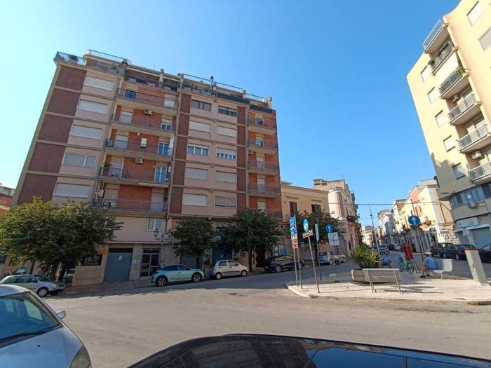 Appartamento con 6 locali in vendita in Piazza Ruggiero Settimo, Centro Storico, Andria