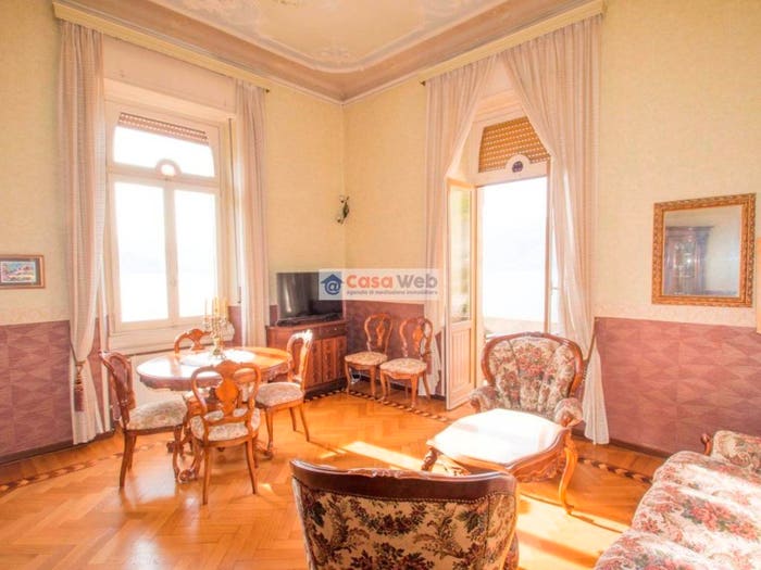 Appartamento quadrilocale in vendita in Colmegna, Luino