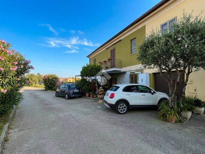 Appartamento trilocale in vendita in Via del divino amore, Frattocchie, Marino