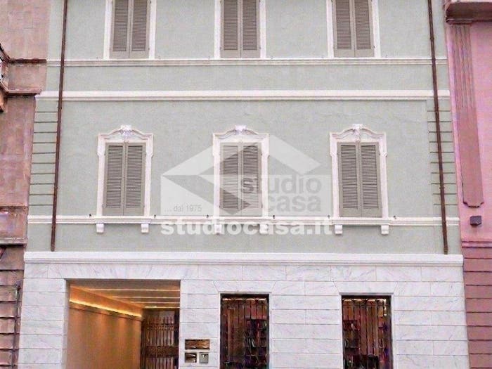 Casa in vendita in Via Dante, Cremona