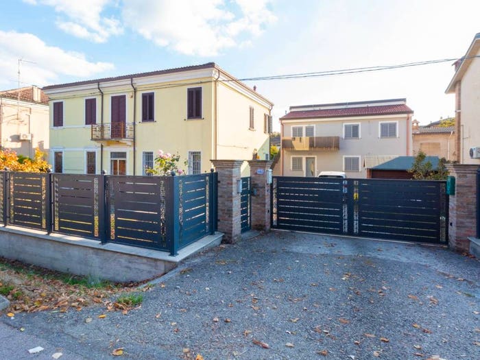 Casa quadrilocale in vendita in Via Modena, Porotto Cassana, Ferrara