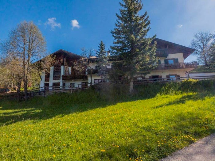 Casa con 6 locali in vendita in Via Palade, SenaleSan Felice