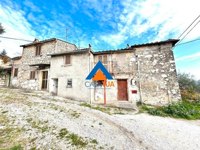 Casa quadrilocale in vendita in Via Rimembranze, Centro, Amelia