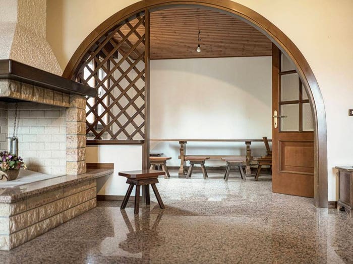 Casa con 6 locali in vendita in Via Giuseppe Garibaldi, Centro, Moglia