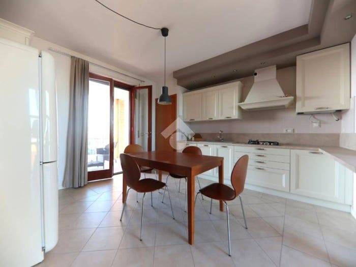 Appartamento quadrilocale in vendita in Via Solferino e San Martino, Centro, Roverbella