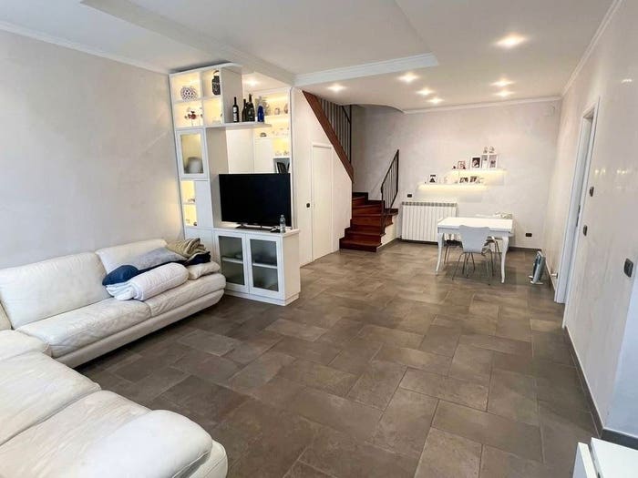 Appartamento quadrilocale in vendita in Via Leonida Rech, Ponte Mammolo, Roma