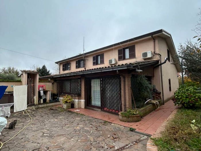 Casa quadrilocale in vendita in Via Tuscolana, Centro, Artena