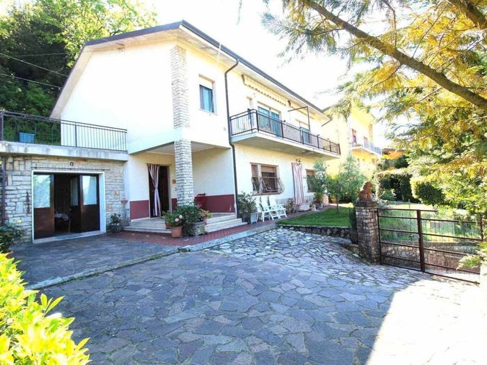 Casa con 6 locali in vendita in Via Nazionale No Number, Centro, Aulla