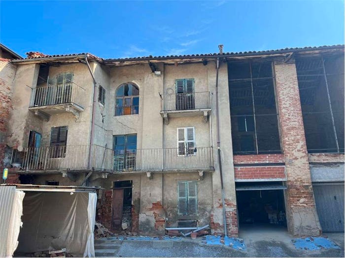 Casa quadrilocale in vendita in Via Vittorio Emanuele III, Centro, Montechiaro d'Asti