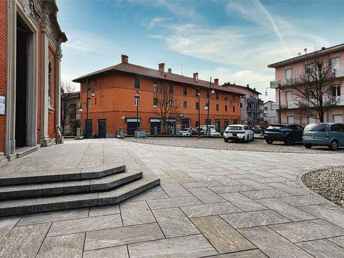 Appartamento con 6 locali in vendita in Via Rosselli, Mozzate