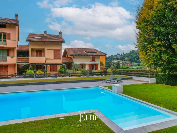Casa con 5 locali in vendita in Via Corciago, Meina