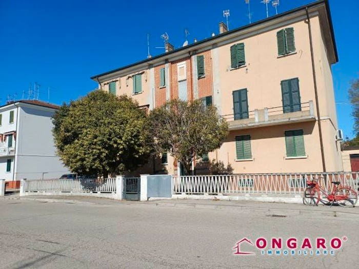 Appartamento quadrilocale in vendita in Via Maggio, Centro, Copparo