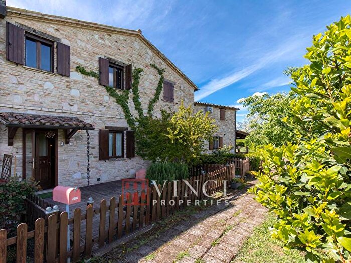 Casa trilocale in vendita in Acqualagna