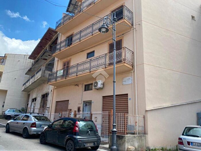 Appartamento trilocale in vendita in Via Alcide de Gasperi, Centro, Torretta