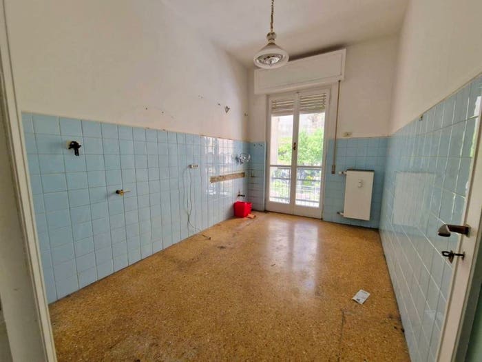 Appartamento trilocale in vendita in Via Diano Marina, Pra', Genova