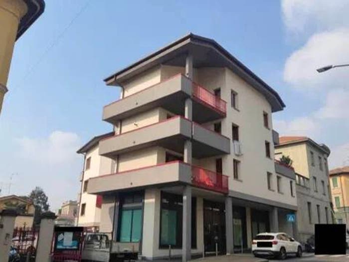 Appartamento con 5 locali in vendita in Corso Xxv Aprile, Centro, Erba