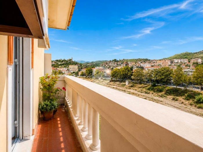 Appartamento trilocale in vendita in Via Argine Destro, Castelvecchio, Imperia