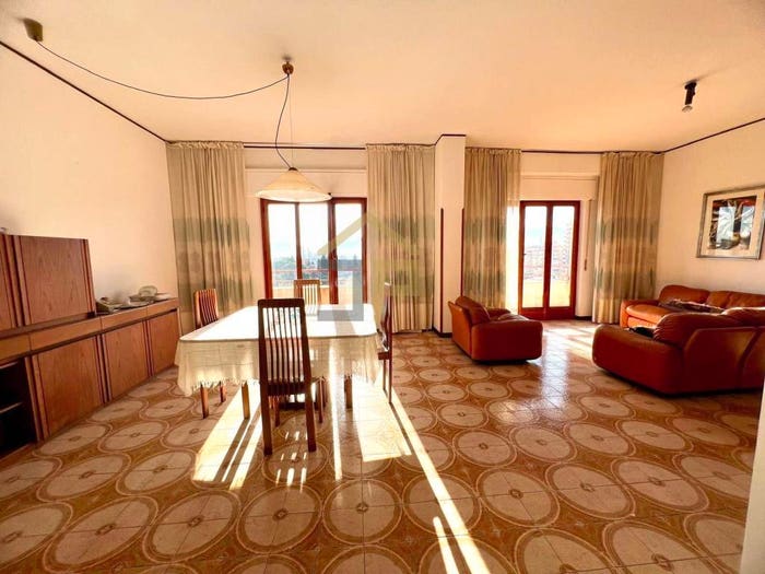 Appartamento con 6 locali in vendita in VIA DELL'AUTONOMIA SICILIANA, Montepellegrino, Palermo