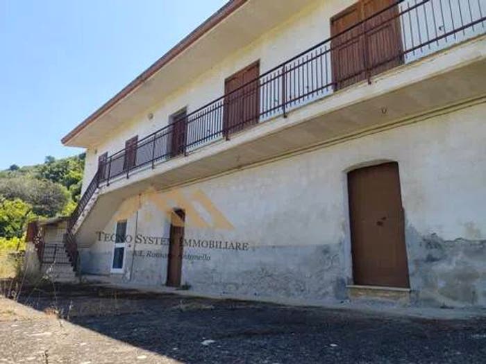 Casa con 6 locali in vendita in JCHr Vitulano Provincia Di Benevento No Number, Vitulano