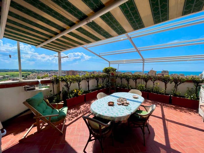 Casa quadrilocale in vendita in Viale Italia, Centro, Ladispoli