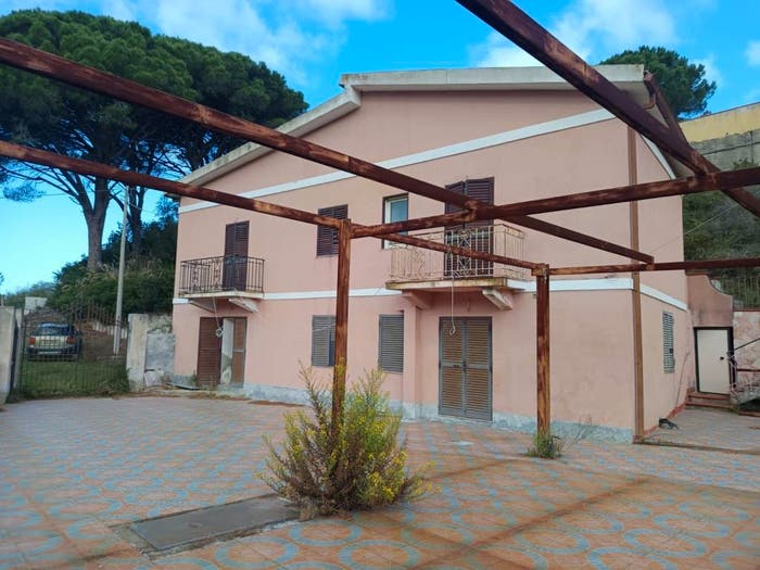 Casa con 6 locali in vendita in SS, Gesso, Messina