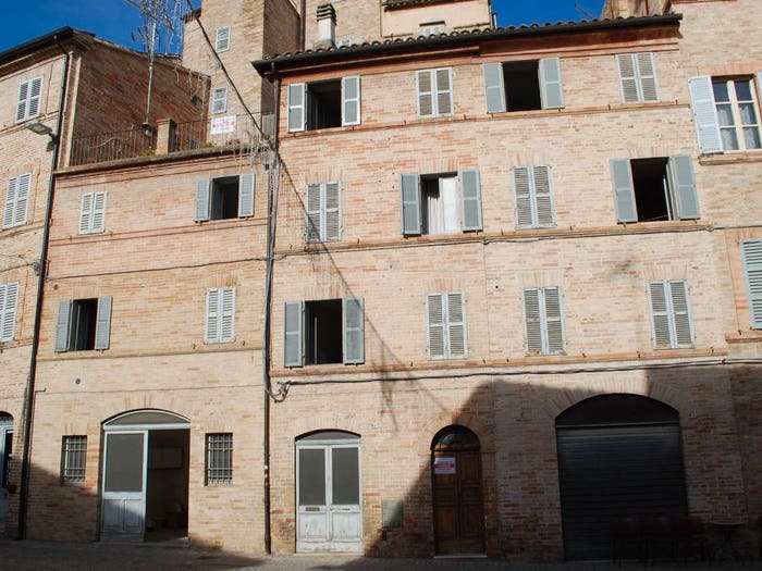 Casa con 6 locali in vendita in Largo Leopardi, Centro, Petritoli