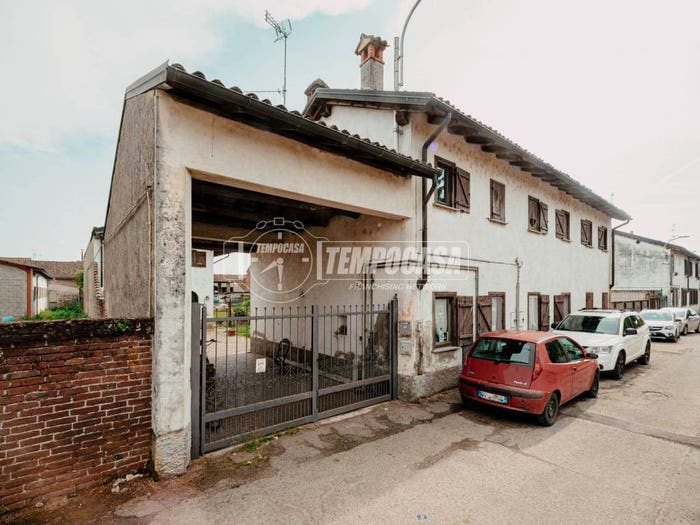 Casa con 6 locali in vendita in Via Striolo Garbana, Garbana, Gambolò