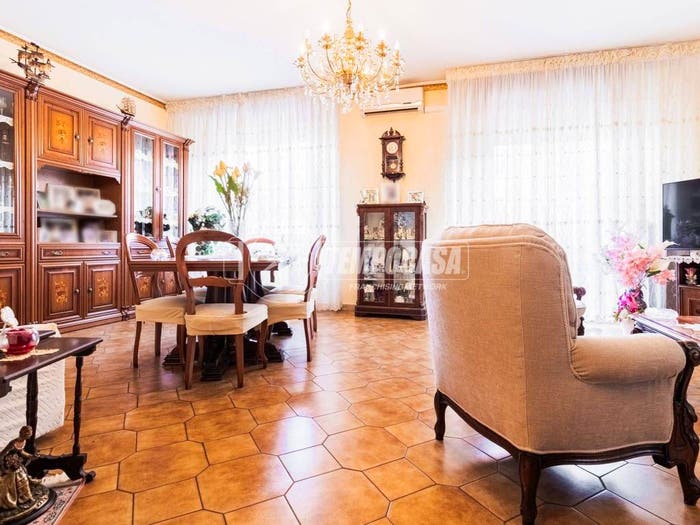 Appartamento trilocale in vendita in Via Marco D'Agrate B, Corvetto, Milano