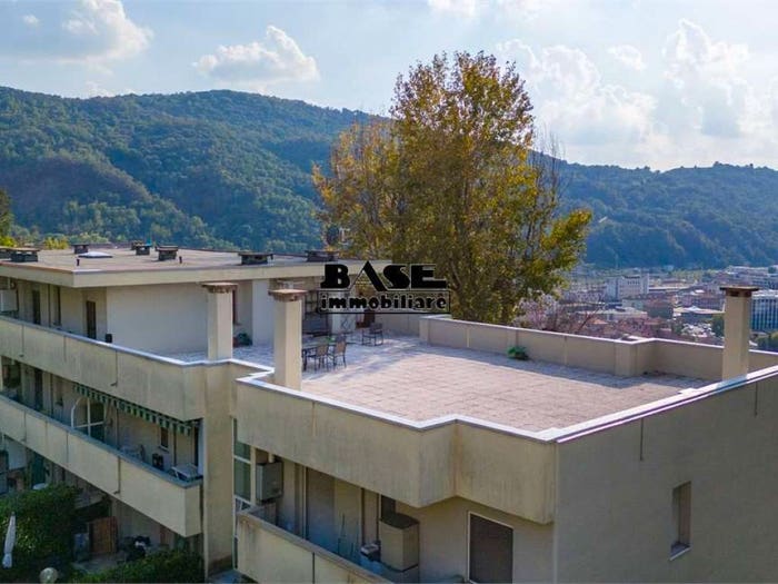 Appartamento con 5 locali in vendita in Via Deledda, Sagnino, Como