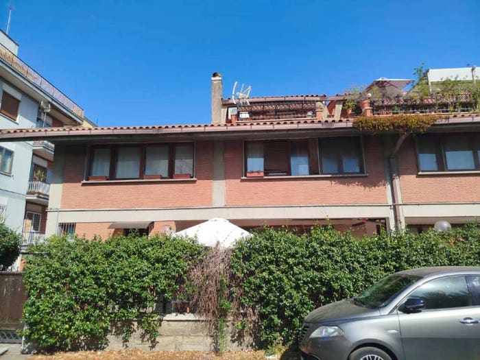 Appartamento quadrilocale in vendita in via Ortonovo, Torrevecchia, Roma