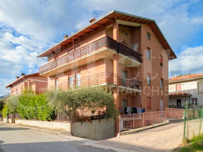 Appartamento quadrilocale in vendita in Via Cremona, Padule San Marco, Gubbio