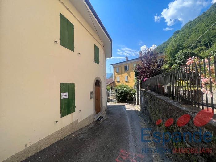 Appartamento quadrilocale in vendita in Centro, Lizzano in Belvedere